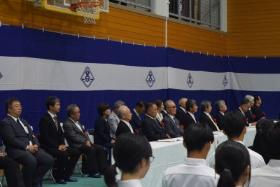 来賓席